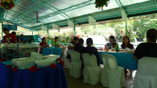 参加者のほとんどは、フィリピン人家族の御一行のようでした。