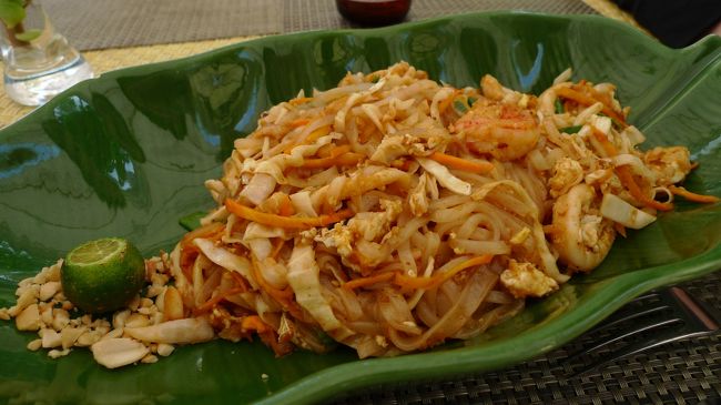 パッタイをオーダーしました。<br />味はいまいちというか、何というか。<br />タイ料理ではないですね。<br />この後お腹をこわして、まる2日間まともに食事ができませんでした。