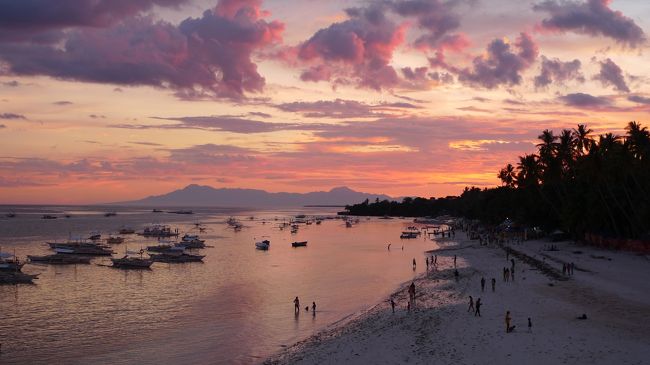 日没直後のアロナビーチ。