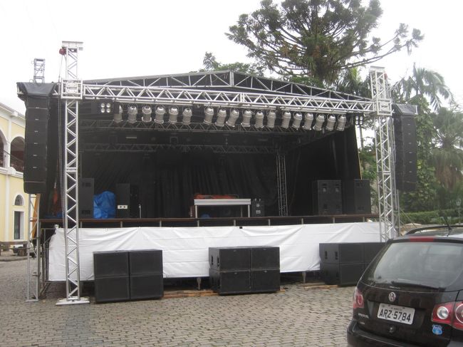 ステージとかも組まれてます