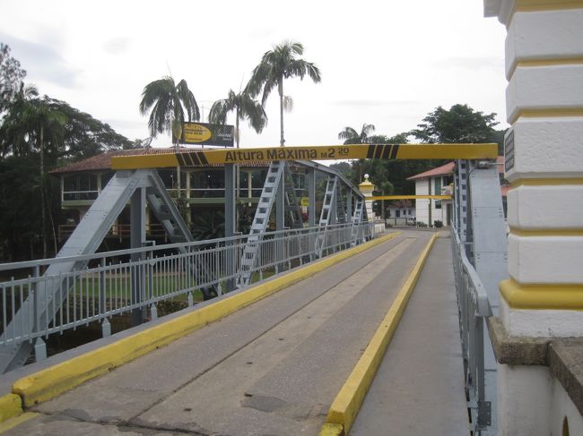 中心部の橋<br />川向の店とかにもラクに行けます