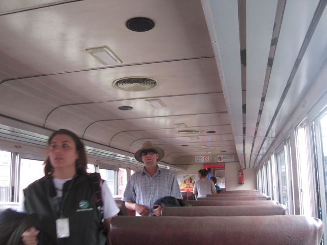 そんでまたいちばん安い車両に乗り込んだら<br />職員から「みんなこっちへ」と１ランク上の車両へ移動になりました<br /><br />帰りはお客が少ないからまとめたみたいです