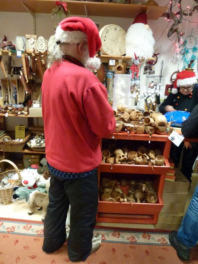 ムーミンはこのおじいさんが手作り。