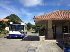 2日目は7時、早めに朝食を取り、隣のバスターミナルからクラブメッドカビラに向けて出発です。約1時間で到着です。