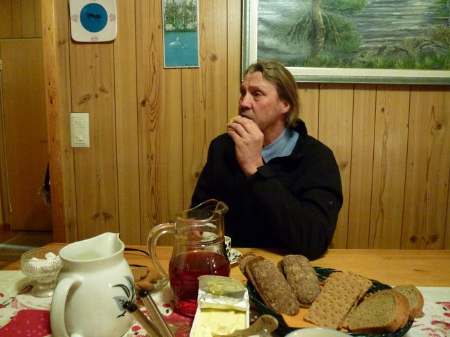 結局タクシーで行くことになり無事到着。<br />このおじさんがタクシーの運転手。