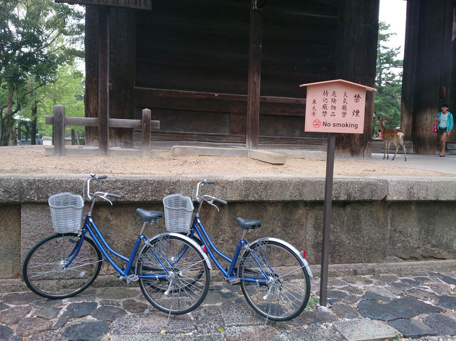 自転車<br /><br />本日のお供なんだけど、ペダルが重いよ！<br />うちの古いママチャリのほうがまだ軽やか(笑)<br /><br />さあ、大仏殿へ。<br /><br />ここで、待っててね。