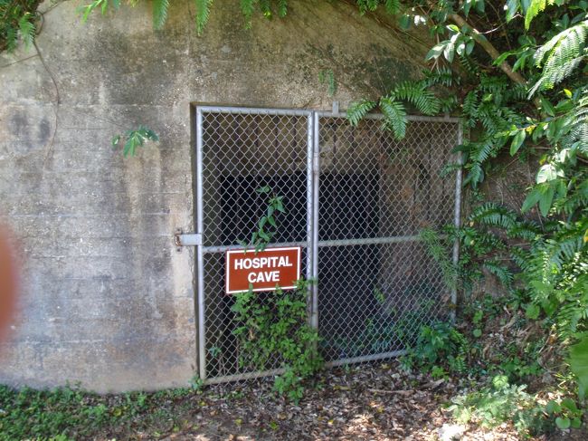 嘉手納基地<br /><br />防空壕あと？