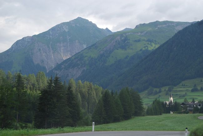 午前8時半にタクシーに乗り出発して見られるカルス付近の風景