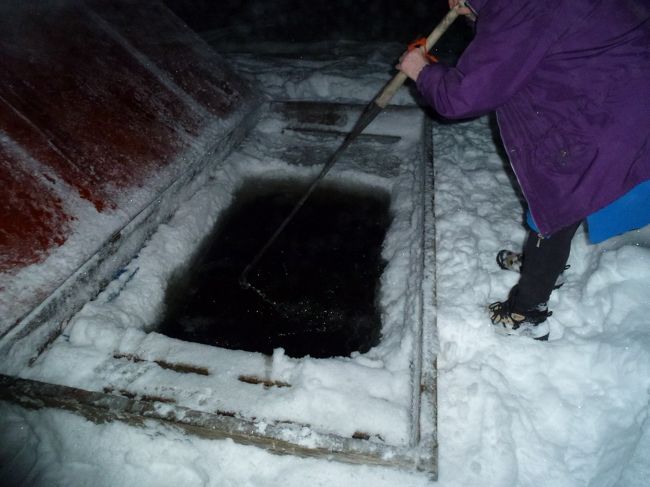 フィンランドではサウナの後に氷水に飛び込むらしい。笑<br />何度も試したけど膝までが限界。