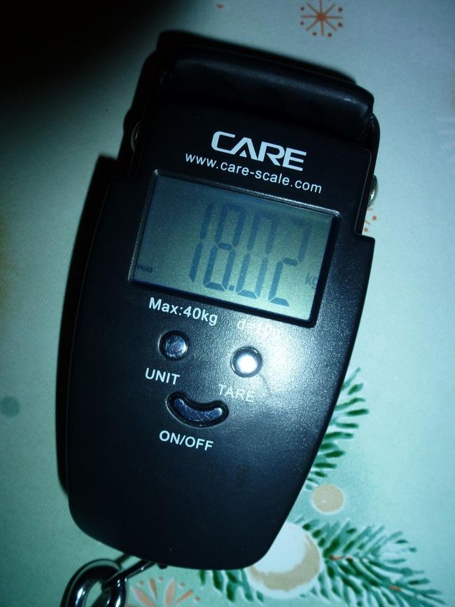 スーツケースの重さ。<br />これくらいなら大丈夫。