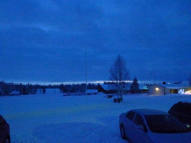 向こうの方が明るい！！！<br />晴れるとこういう感じなのね。