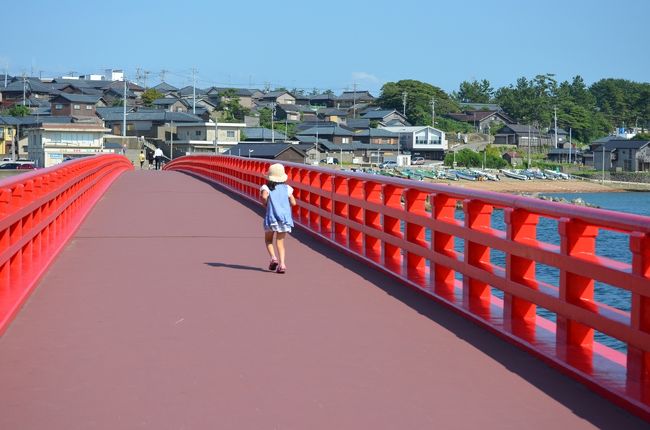 東尋坊タワーからも見えた朱塗りの橋