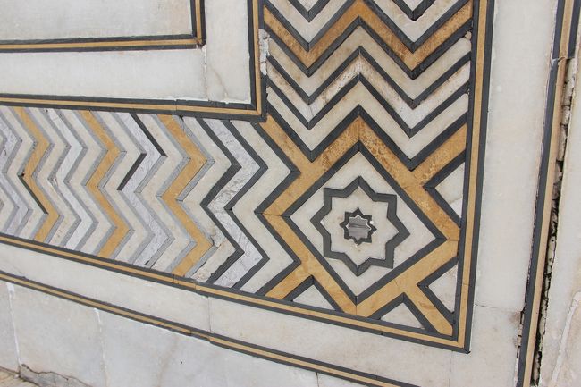 こういう細かいところ見ていると時間がいくらあっても足りないですね