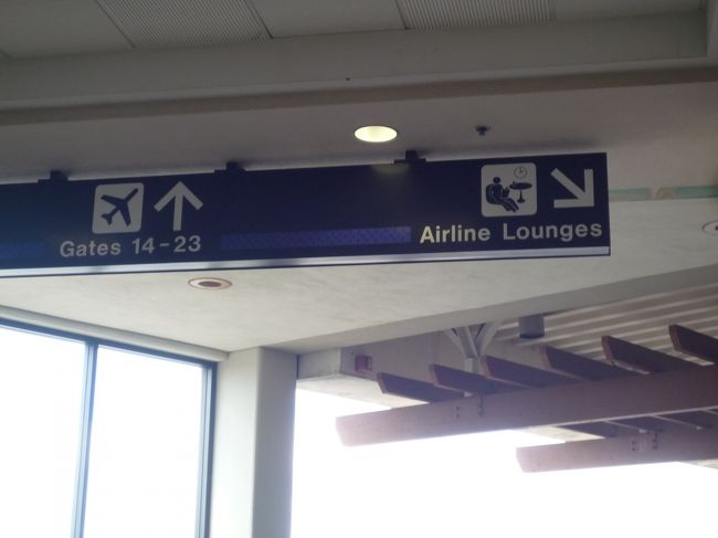 デルタのラウンジに向かってます。