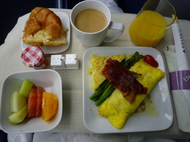 ポートベロマッシュルームのオムレツ<br />機内食全部好みの味でおいしくいただきました(*^_^*)