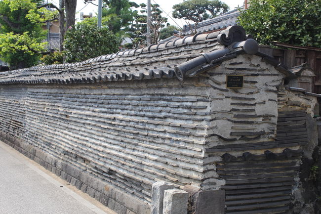 タイムスリップしたような築地塀