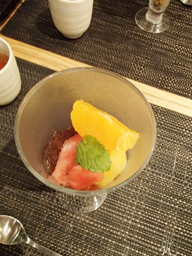 フルーツもしっかりと入っていて美味しかったです♪<br /><br />お店の雰囲気も良いし、料理もかなり美味しかったし、満足のいく夕食でした。<br />ごちそうさまでした〜！