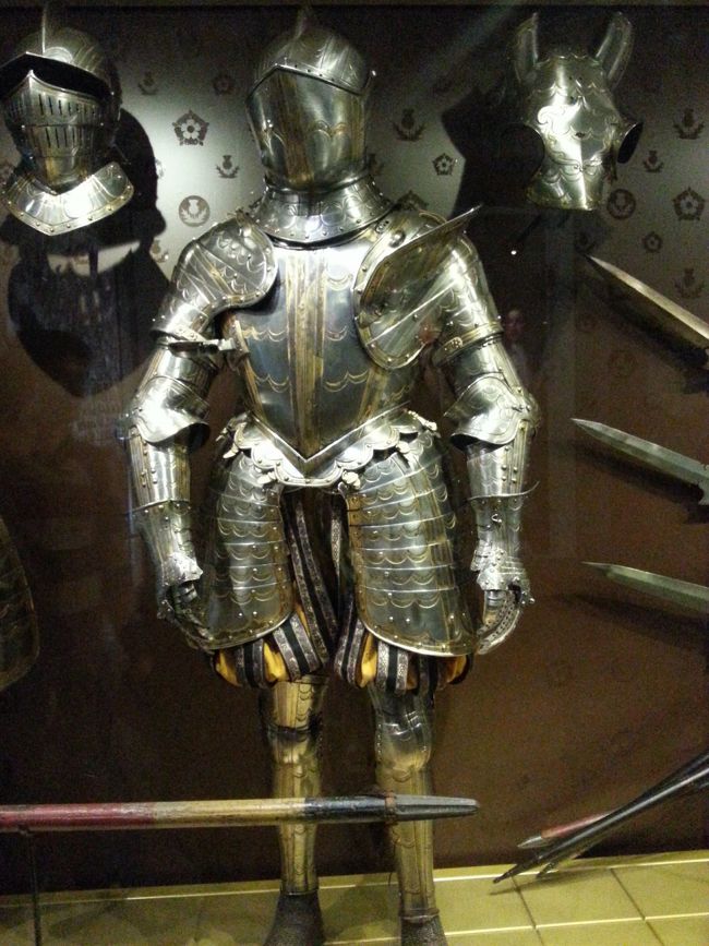 エリザベスの甲冑も