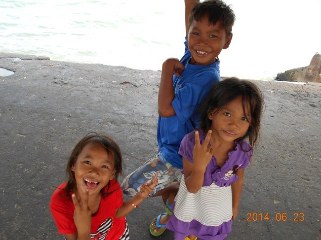 『写真撮ってよぉ〜』って。<br />そして、パチリ！<br />『1リンギッぷりぃ〜ず』やって。<br />ＮＯ！(笑)