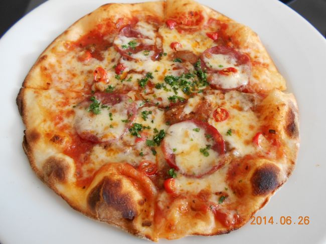 ピザのセットを頂きました。<br />満足度は、…ノーコメントです(笑)