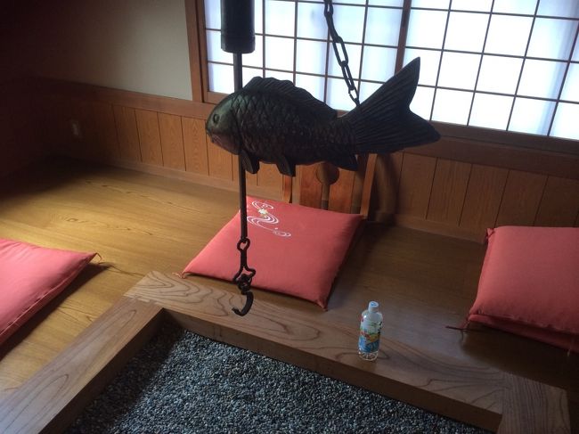 <br />　こんなお部屋も、付いていました。隣の大きなお部屋で６人の<br /><br />　お布団が並ぶのも、恒例になってきました。