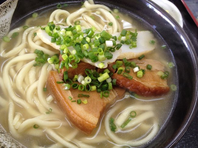 お店の方も親切で<br />おすすめや食べ方を教えてもらいました。<br /><br />スープが絶品！<br />魚のだしが濃厚で〜スープゴクゴクいっちゃいます<br />麺も手打ちで柔らかいけどコシがある<br /><br />お腹いっぱいです