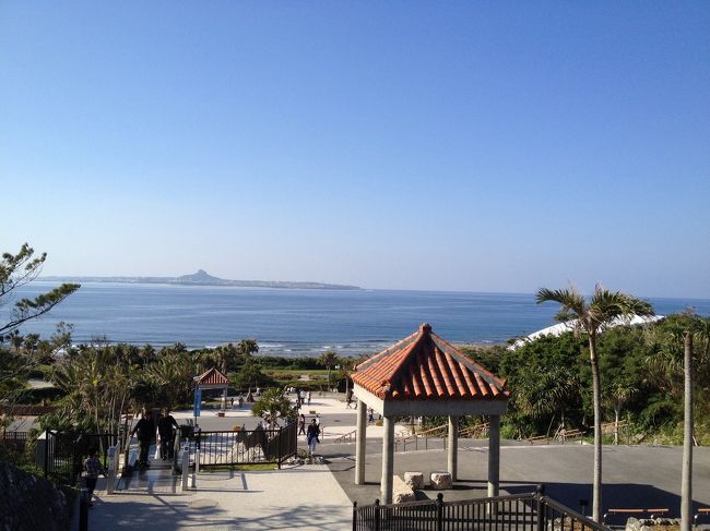 帰り道は長いエレベーターに乗って楽ちんです<br /><br />後ろを振り向くと<br />絵葉書のような景色にまた感動。。