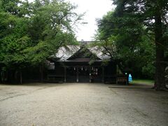 まず、第一の目的の場所、猿賀神社へ。平川市にある神社です。思っていたより大きい。