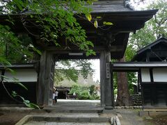 平川市をあとにし、弘前へ入ります。第2の目標の場所、革秀寺へ到着です。