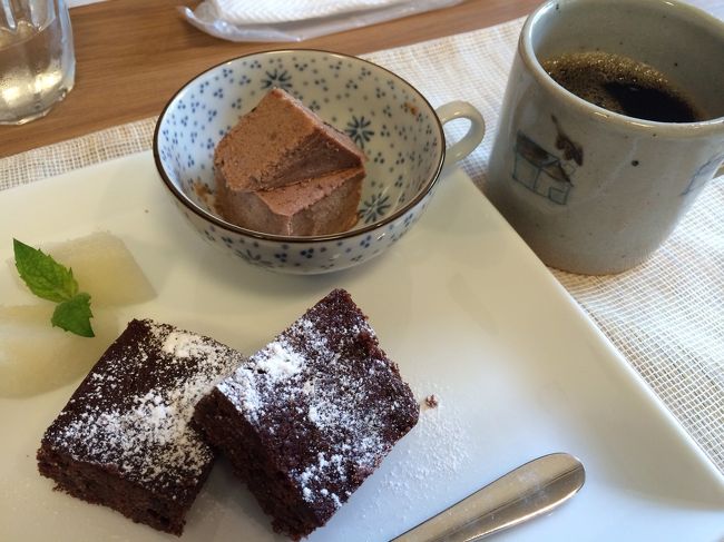 デザートセット<br />ラズベリーのケーキとアイスケーキ<br /><br />美味しくいただきました♪