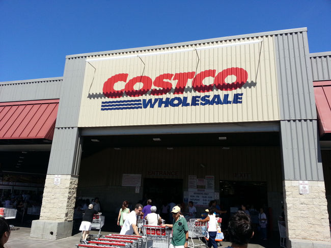 そしてお土産を買いにこちらです。<br />開店直後でしたが駐車場停めるのから激込みです！(>_<)