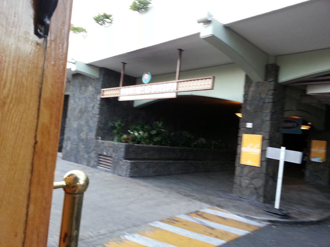 トロリーはここで降りますが、SCには行きません。(>_<)