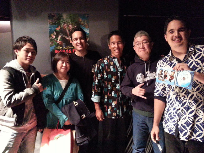 『manoa DNA』というバンド活動を親子でしています。<br />親子ってところが僕は大好きです。(^o^)<br />声質も似ているし、何とも言えない良さ彼らにはあるんです。