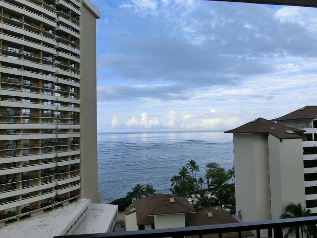 　今朝は、６時過ぎに起床。曇りです。<br /><br />　スーツケースのピックアップまでに整理しなきゃ<br />いけません。<br /><br />　早々に着替えて、帰り支度をしてスーツケースをドア付近に<br />置いて完了です。