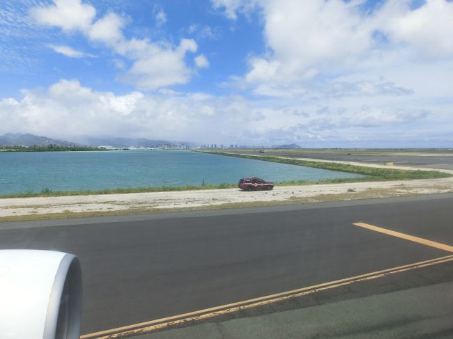 　空軍の訓練をしていたのか、戦闘機が滑走路に。<br /><br />　30分以上待たされました。