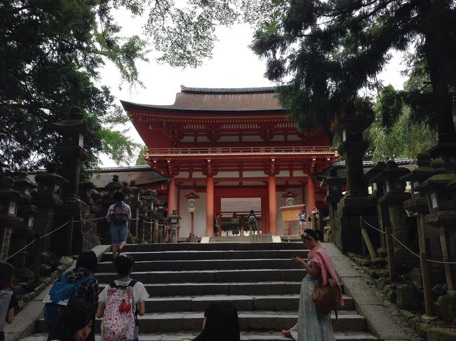 春日大社へお参りしました。