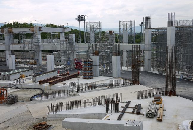 ゴール裏(バックスタンド寄りのコーナー付近)の柱に寄ってみました。