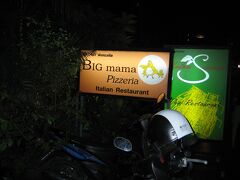 ３日目。お世話になったガイドさんと落ち合い、アソーク駅近くの
イタリアンレストランで食事。