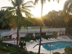 オーランガバードに３連泊なので朝もゆっくり、８時の出発です。
雨季ですが、本日も良いお天気です。