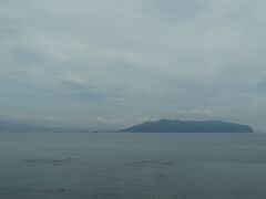 しばらくして津軽海峡沿いをしばらく進み函館山が見えてきたら函館はすぐです。