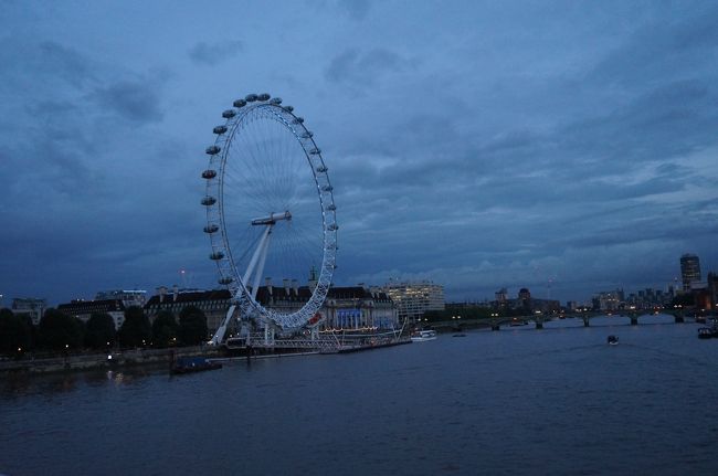 ハンガーフォード・ブリッジにやってきました。そこからまず見えたのは・・<br /><br />ロンドンアーーーーーーーーーーイ!!!