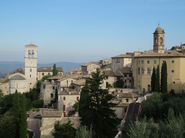 朝〜！(午前７時半)<br /><br />夕焼けの写真と同じ場所でパチリ。