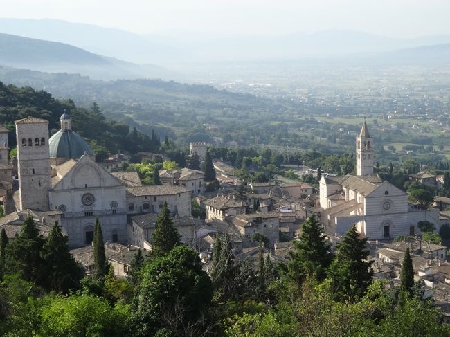 大城塞からコムネーム広場方面を見ます。