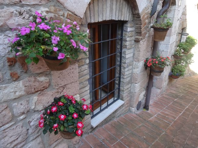 凛としている。