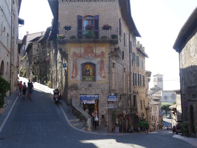 ホテルに戻ります。坂を下ってきたので、帰りはきつそうです。