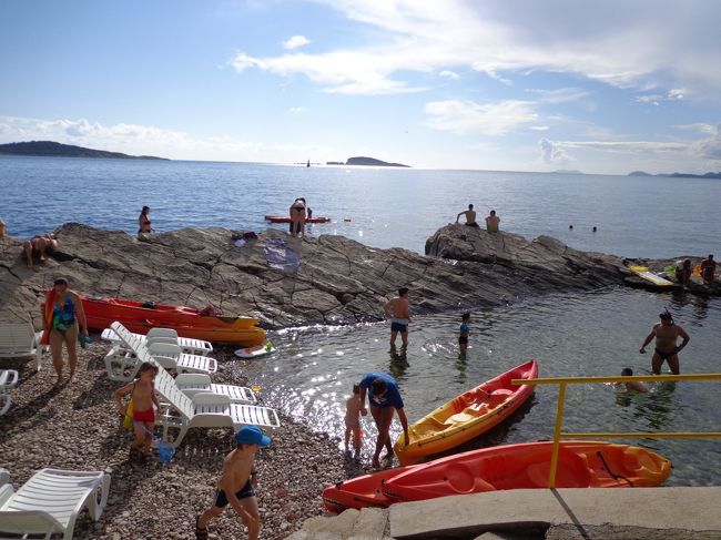 2つ目のビーチ<br />ここの浅瀬は海の水が温かい！そして、透き通っている♪<br /><br /><br /><br /><br /><br />