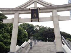大江戸線から、銀座線に乗換て
向かったのは日枝神社。
溜池山王駅からすぐでした。