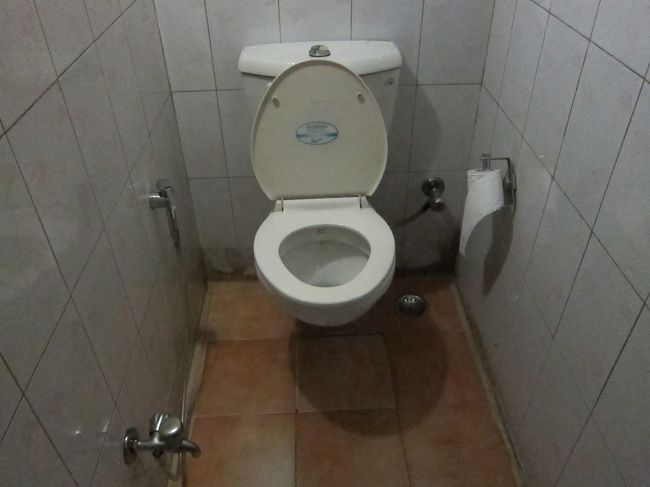 トイレを拝借。<br />