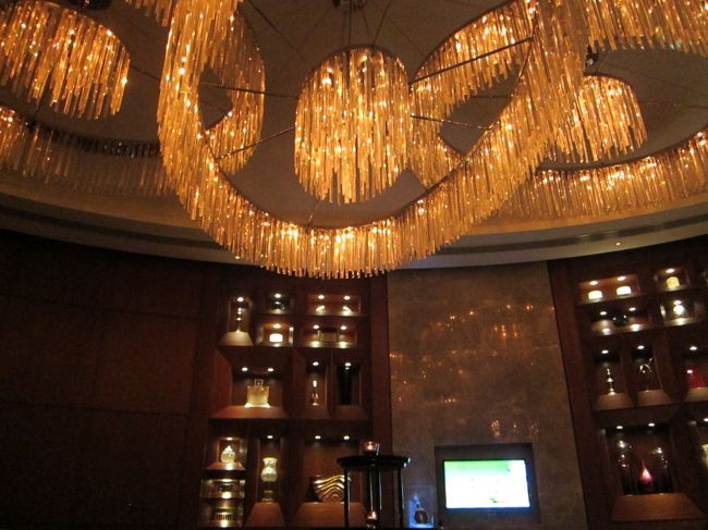 部屋に戻り、少しやすんで<br />早めに集合場所のロビーへ。