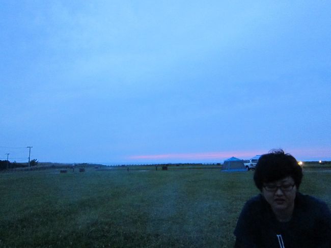 今日は曇っていたので<br />夕焼けはこんな感じ。